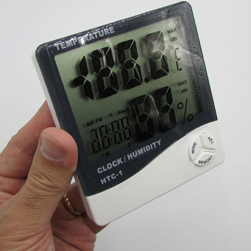 نمای در دست گرفته شده دماسنج دیجیتالی ارزان مدل HTC1 دارای رطوبت سنج